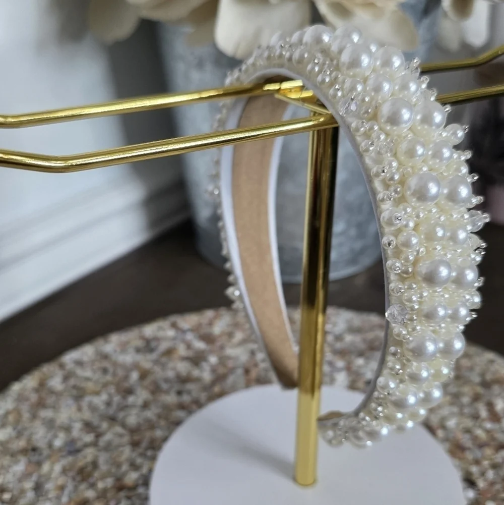 Elegant Pearl Embellished Headband
